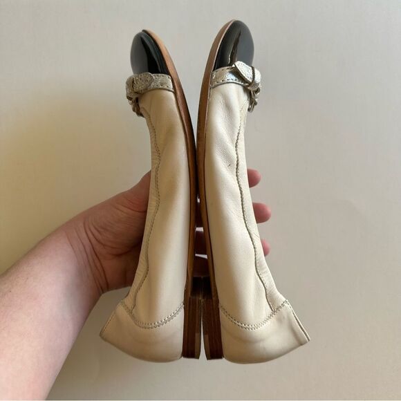 AGL White Leather Black Patient Leather Cap toe Monika ballet flat - Picture 10 of 10